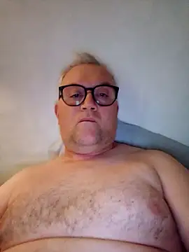 macdut67 online show from October 8, 2025, 8:34 am