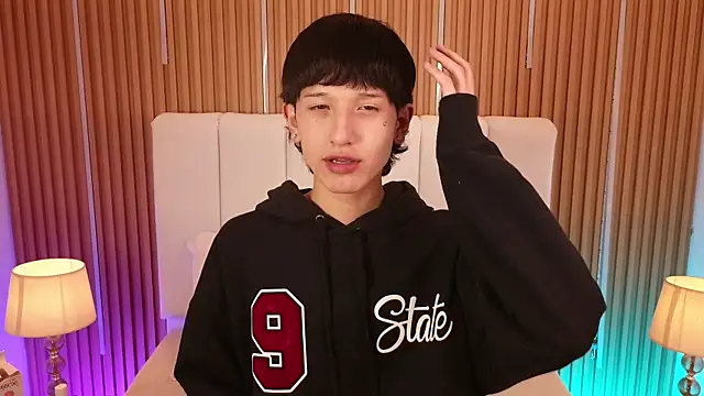 Emo Boy  online show from May 30, 2026, 9:34 pm