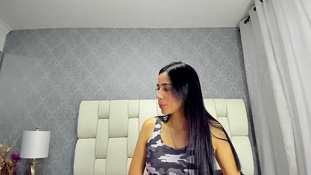 nicollandjhon online show from November 11, 2025, 1:38 am