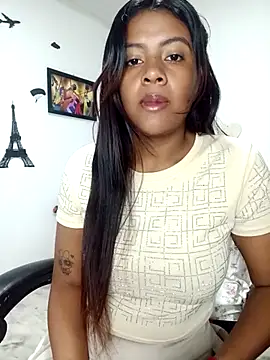 vannesitha25 online show from October 10, 2025, 1:54 pm