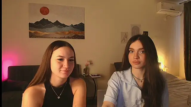 MayaGlow online show from January 10, 2026, 5:42 am