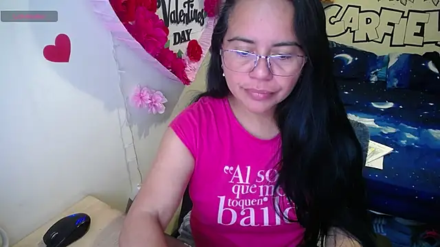 Miss  kendra  online show from April 21, 2026, 11:27 am