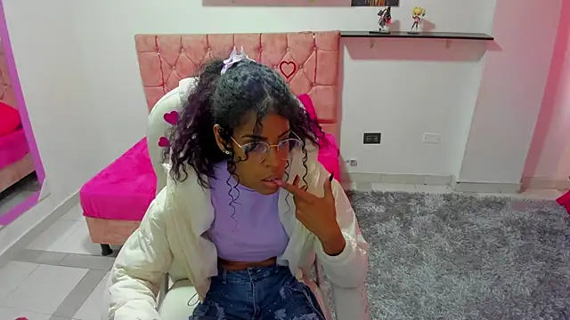 thianahorny online show from March 3, 2026, 12:55 pm