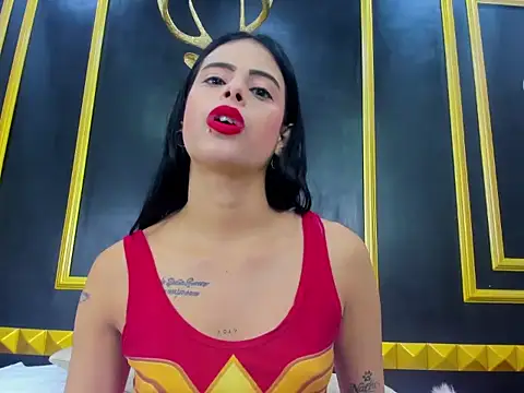 laura maite  online show from December 4, 2025, 12:03 pm