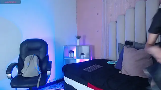 SweetRenata  online show from January 17, 2026, 11:26 am