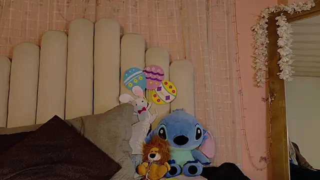 Snapshot of SweetRenata_ chatting on April 24, 2026, 11:23 am SweetRenata online show from April 24, 2026, 11:23 am