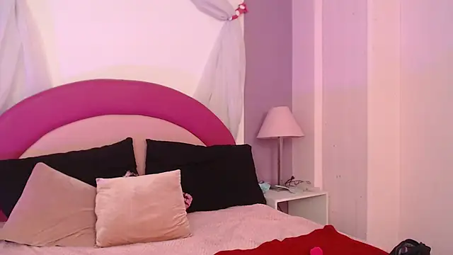 Snapshot of SweetRenata_ chatting on April 26, 2026, 12:58 pm SweetRenata online show from April 26, 2026, 12:58 pm