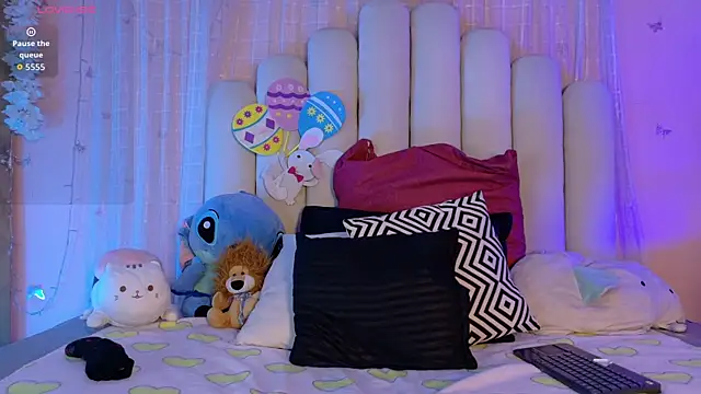 Snapshot of SweetRenata_ chatting on June 5, 2026, 12:44 pm SweetRenata online show from June 5, 2026, 12:44 pm