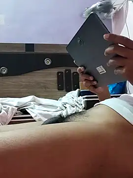 vickymtrb online show from October 28, 2025, 7:27 pm