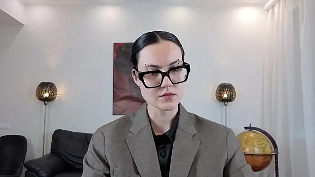 Marie Fitch online show from May 14, 2026, 2:07 am