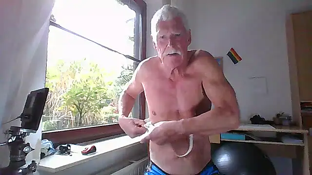 super-snoopy online show from October 12, 2025, 8:46 am