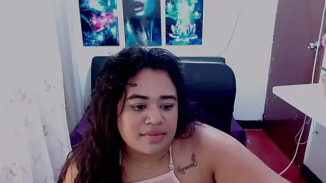 oliviia cute online show from January 17, 2026, 1:54 am