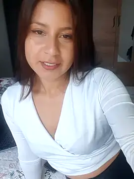 hotlina22 online show from November 15, 2025, 8:27 pm