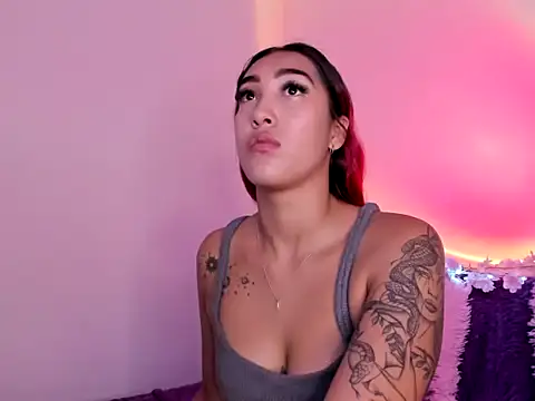 HeidyRousse online show from November 15, 2025, 8:55 am