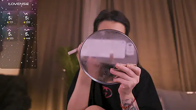 JessicaVerse online show from April 15, 2026, 2:18 am