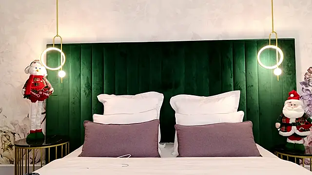 Snapshot of ClaireMathis chatting on December 5, 2025, 2:47 pm ClaireMathis online show from December 5, 2025, 2:47 pm