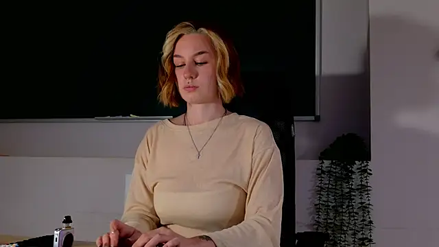 Snapshot of ClaireMathis chatting on June 19, 2026, 3:05 pm ClaireMathis online show from June 19, 2026, 3:05 pm