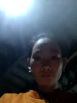 Snapshot of gio-thu chatting on October 18, 2025, 1:12 pm gio-thu online show from October 18, 2025, 1:12 pm