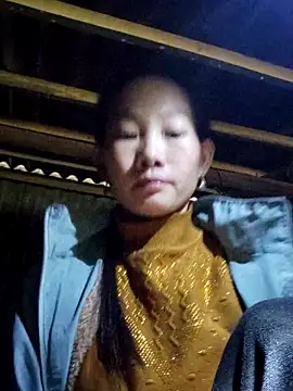 gio-thu online show from November 4, 2025, 2:10 am