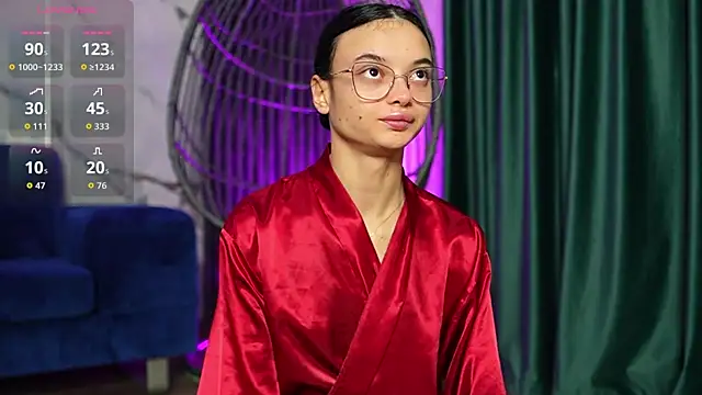 RachelRavee online show from October 22, 2025, 4:24 am