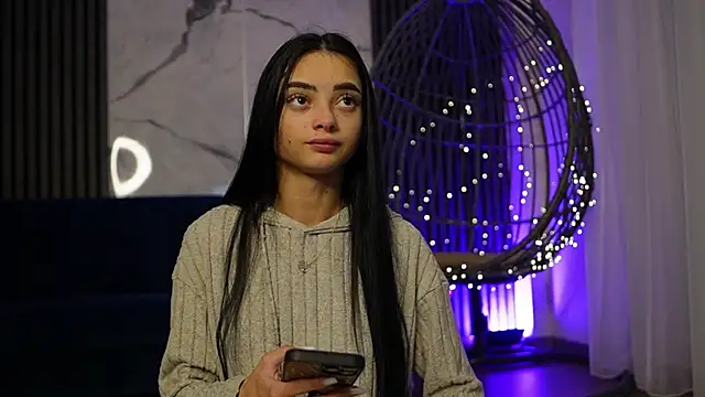 RachelRavee online show from November 30, 2025, 5:22 am