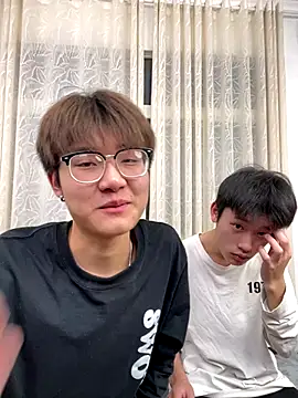 KK-cuteboy online show from November 18, 2025, 10:20 am