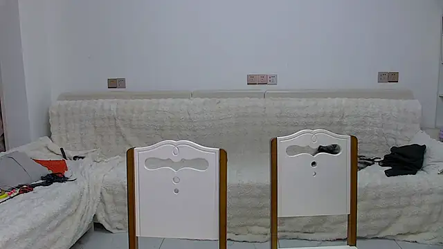 KK-cuteboy online show from February 4, 2026, 10:43 am