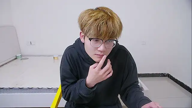 Snapshot of KK-cuteboy chatting on April 3, 2026, 3:37 am KK-cuteboy online show from April 3, 2026, 3:37 am
