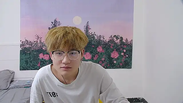 Snapshot of KK-cuteboy chatting on April 12, 2026, 7:30 pm KK-cuteboy online show from April 12, 2026, 7:30 pm