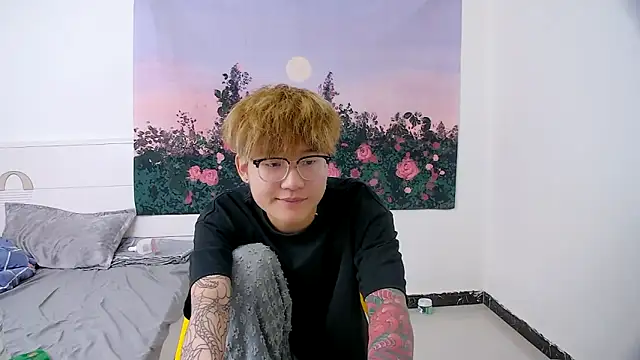 Snapshot of KK-cuteboy chatting on April 15, 2026, 7:58 pm KK-cuteboy online show from April 15, 2026, 7:58 pm