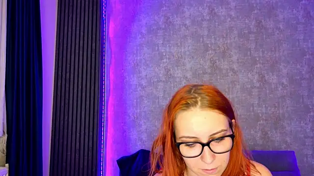 scarleteyes  online show from November 3, 2025, 5:09 am