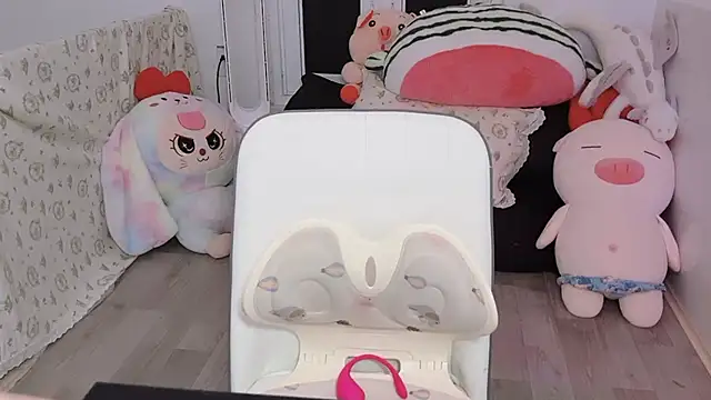 Snapshot of BeChinh_Lee chatting on July 8, 2026, 2:10 pm BeChinh Lee online show from July 8, 2026, 2:10 pm