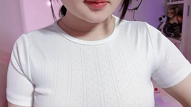 Snapshot of BeChinh_Lee chatting on July 12, 2026, 5:53 am BeChinh Lee online show from July 12, 2026, 5:53 am