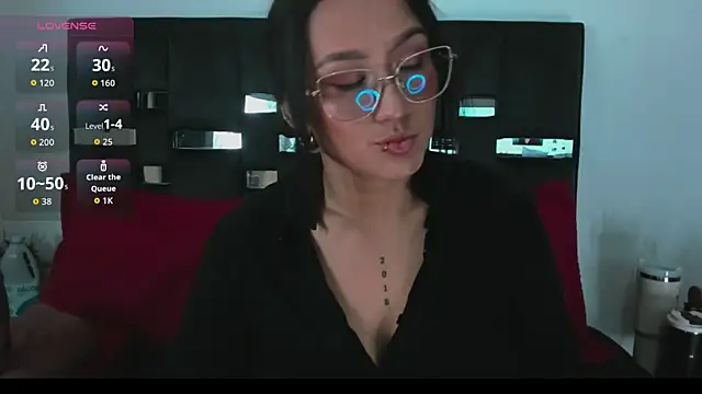 SussySunny  online show from April 11, 2026, 4:17 am