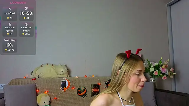 ElizaPurrr online show from October 24, 2025, 11:17 am