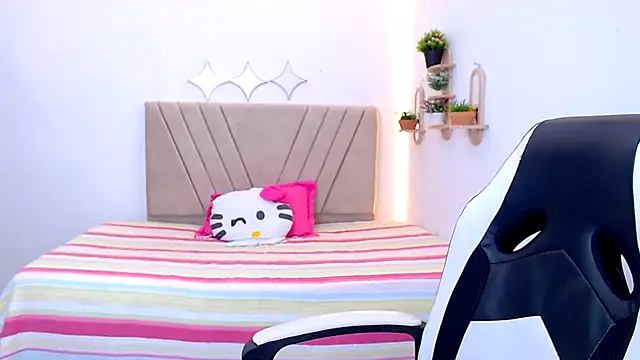 zara cute online show from May 25, 2026, 12:11 pm