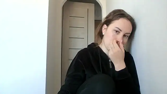 Snapshot of MeadowEyes chatting on April 22, 2026, 8:06 am MeadowEyes online show from April 22, 2026, 8:06 am