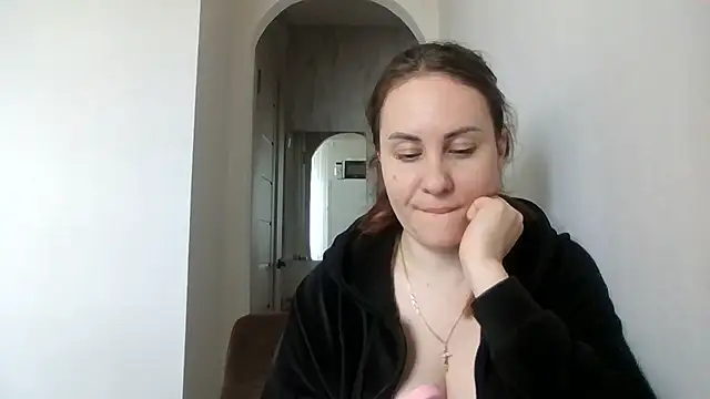 Snapshot of MeadowEyes chatting on April 30, 2026, 7:58 am MeadowEyes online show from April 30, 2026, 7:58 am