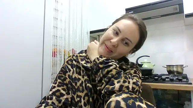 Snapshot of MeadowEyes chatting on May 5, 2026, 8:17 pm MeadowEyes online show from May 5, 2026, 8:17 pm