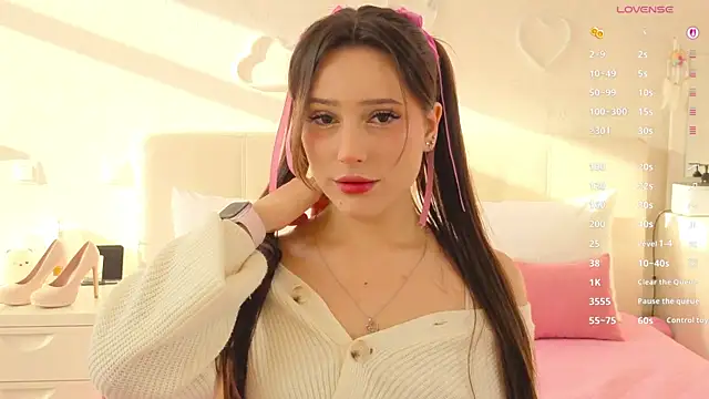 MoonliteDiva online show from December 3, 2025, 7:05 am