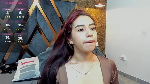 Vittoria Conti  online show from April 18, 2026, 5:17 pm