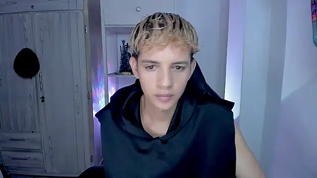 tylernova online show from January 11, 2026, 3:33 am