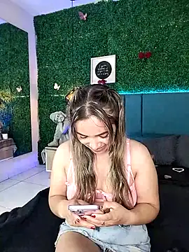 Snapshot of Kiaraa88 chatting on April 29, 2026, 8:26 pm Kiaraa88 online show from April 29, 2026, 8:26 pm