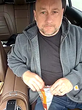 akstr8 online show from April 5, 2026, 9:34 pm