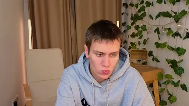 hun1er steele online show from October 20, 2025, 3:56 pm