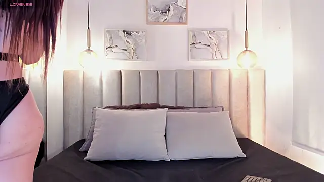 tamara kisses online show from April 14, 2026, 7:20 pm