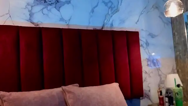 CHIARAJJONES online show from April 9, 2026, 12:32 pm