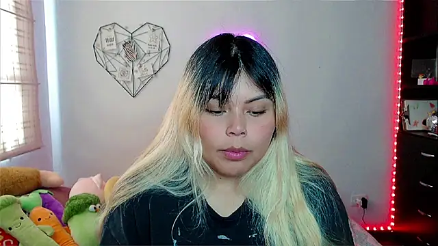 Snapshot of EllieMoonX chatting on November 29, 2025, 4:54 pm EllieMoonX online show from November 29, 2025, 4:54 pm