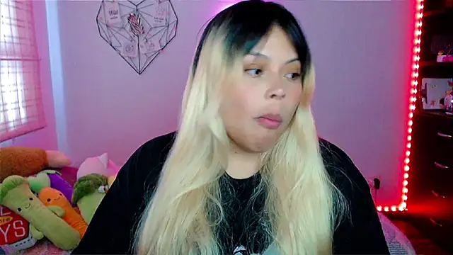 EllieMoonX online show from December 3, 2025, 9:24 pm