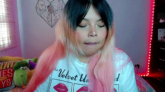 EllieMoonX online show from February 2, 2026, 10:19 pm